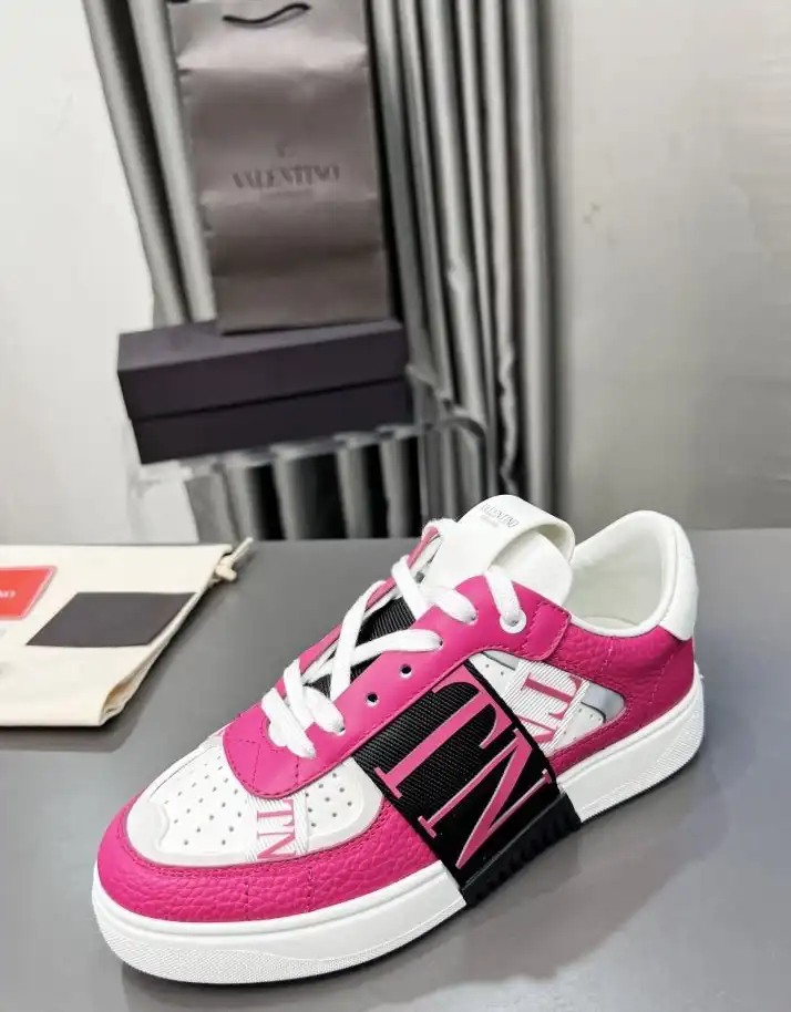 hype Valentino Sneakers