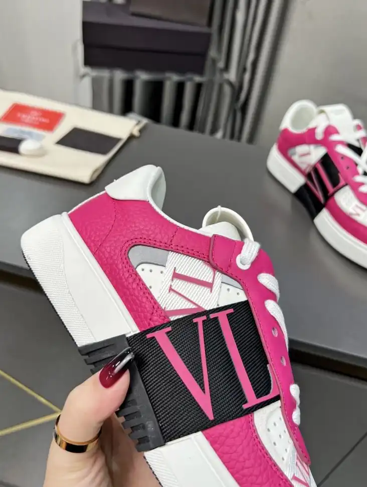 hype Valentino Sneakers