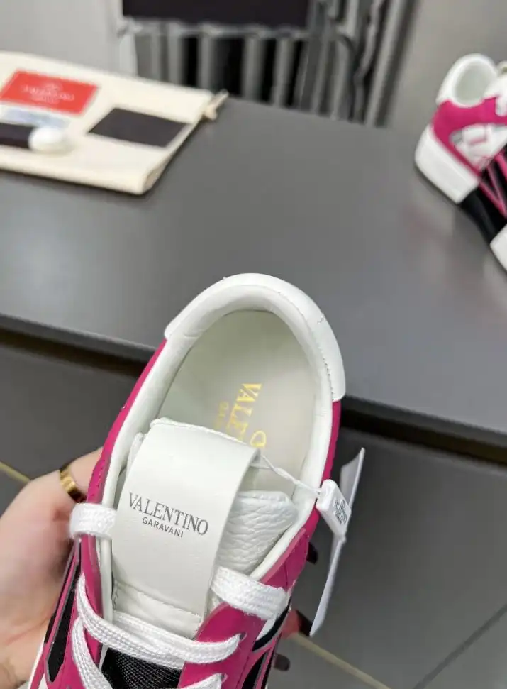 hype Valentino Sneakers