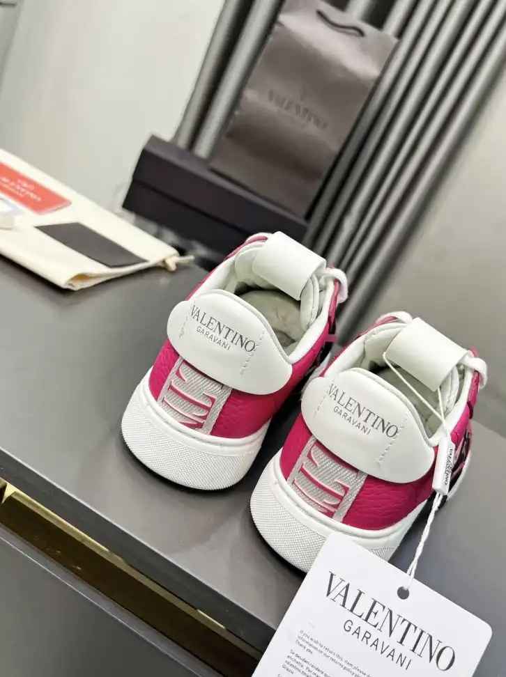 hype Valentino Sneakers