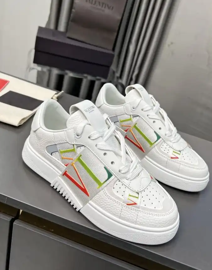 hype Valentino Sneakers