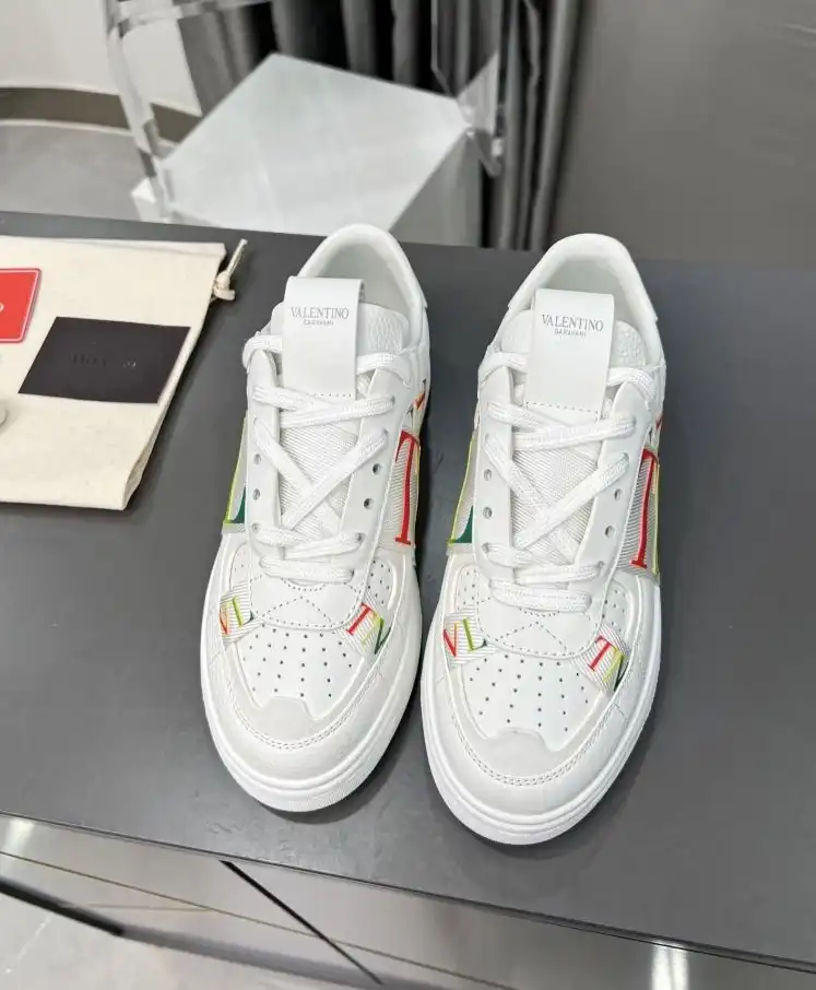 hype Valentino Sneakers