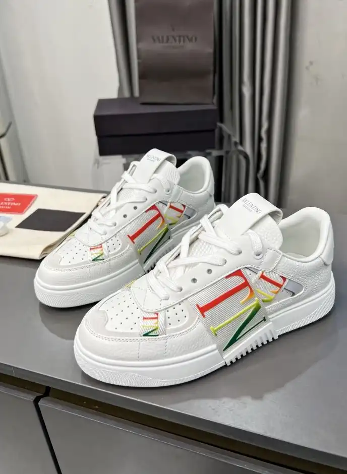 hype Valentino Sneakers