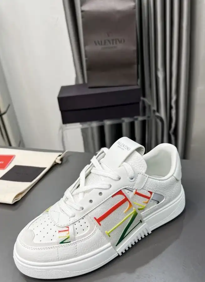 hype Valentino Sneakers