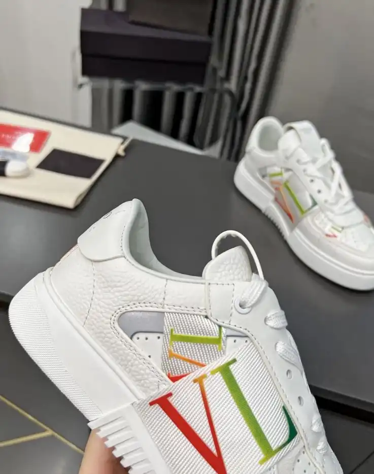 hype Valentino Sneakers