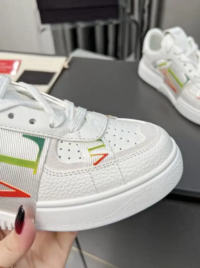 hype Valentino Sneakers