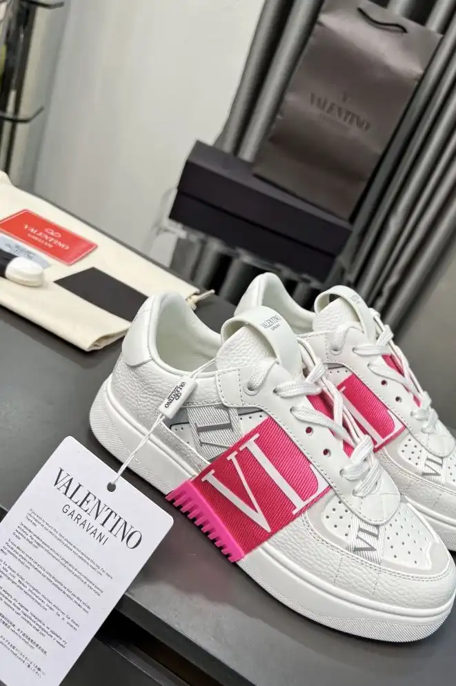 hype Valentino Sneakers