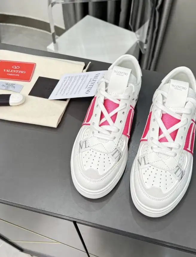 hype Valentino Sneakers