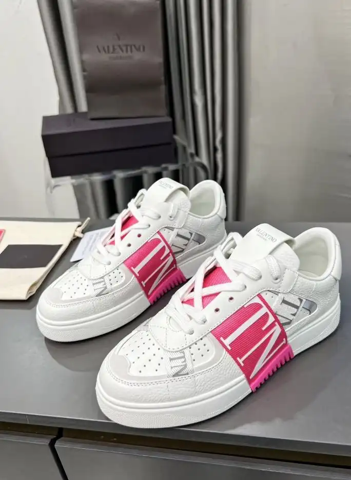 hype Valentino Sneakers