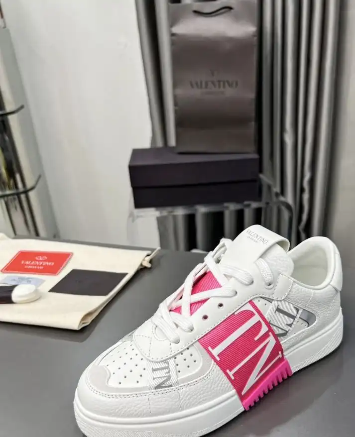 hype Valentino Sneakers