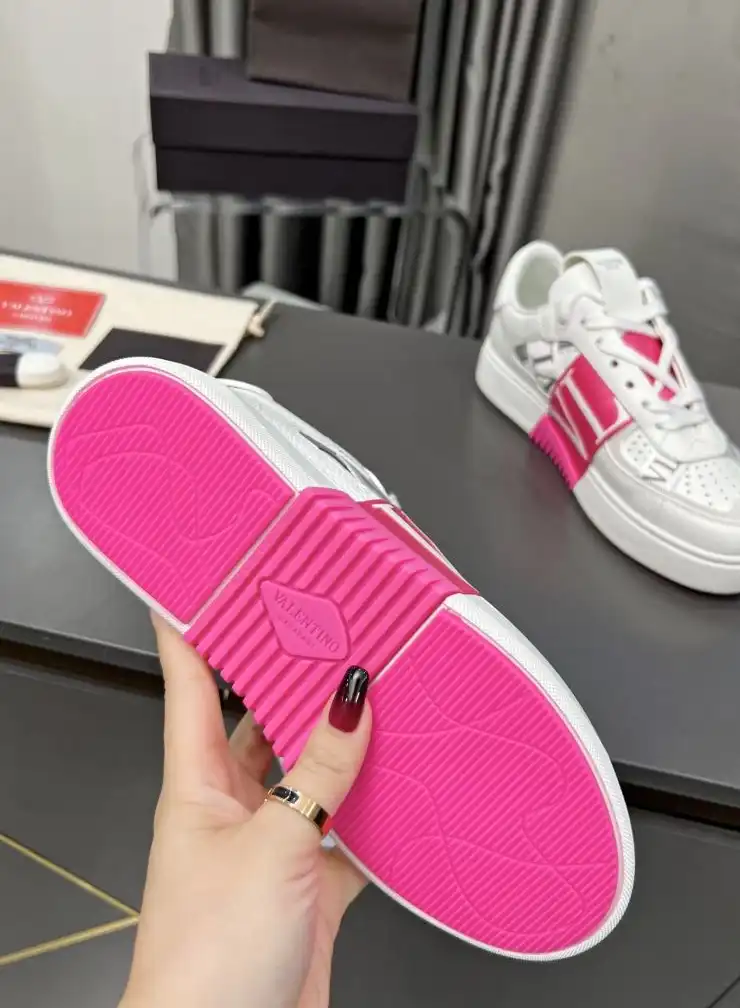 hype Valentino Sneakers