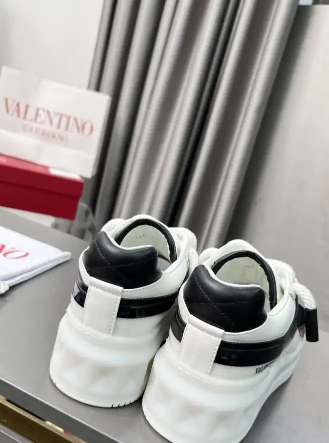 hype Valentino Sneakers