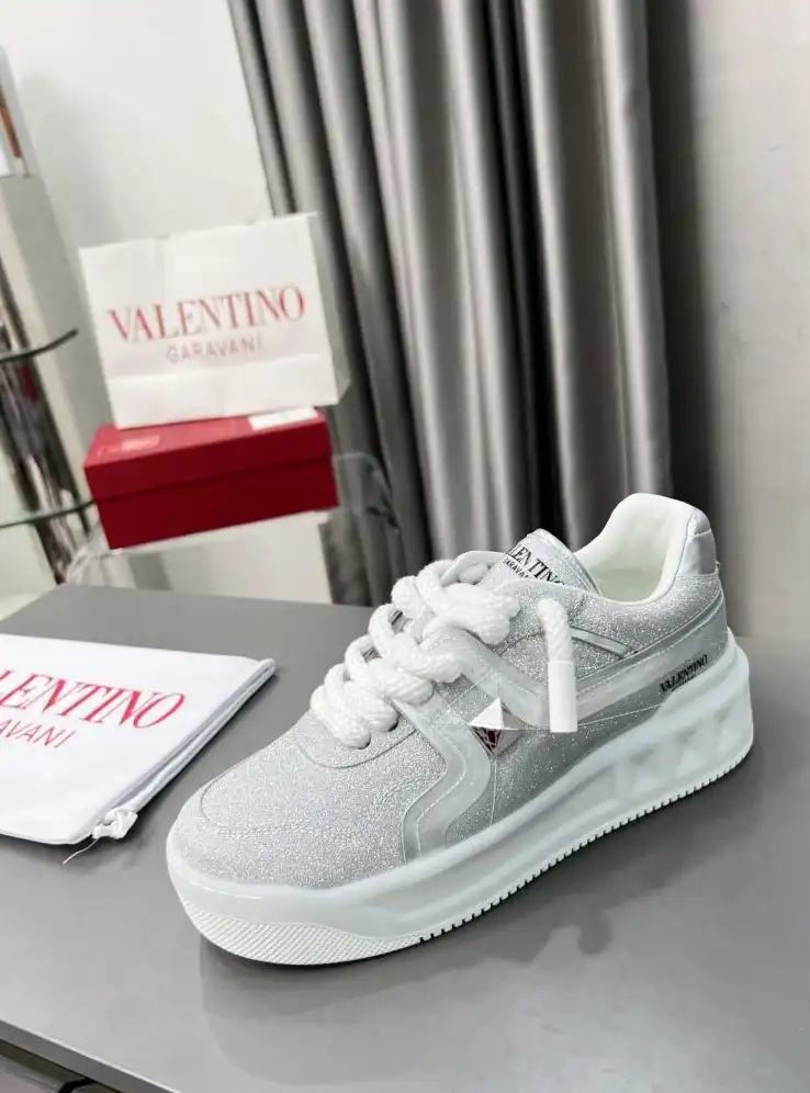 hype Valentino Sneakers