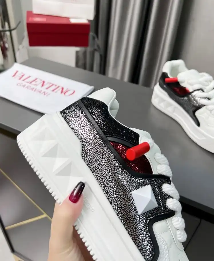 hype Valentino Sneakers