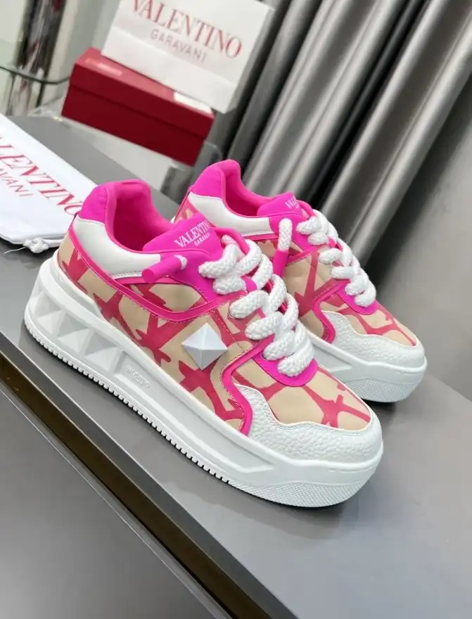 hype Valentino Sneakers