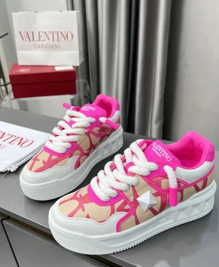 hype Valentino Sneakers