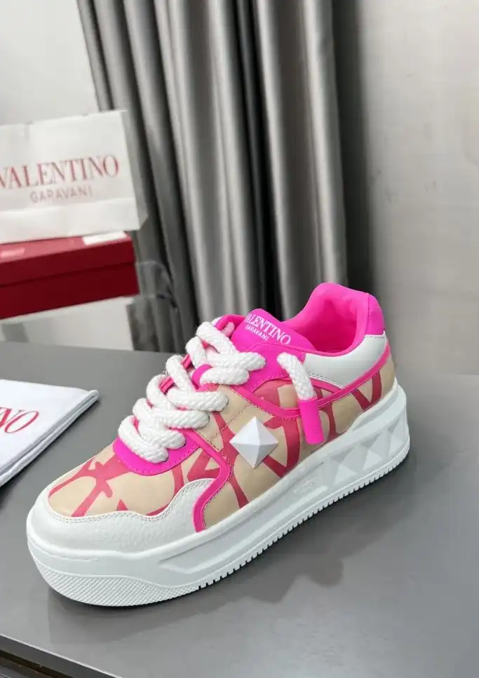 hype Valentino Sneakers