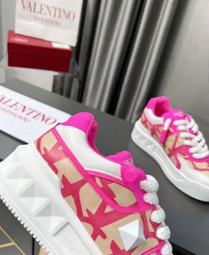 hype Valentino Sneakers