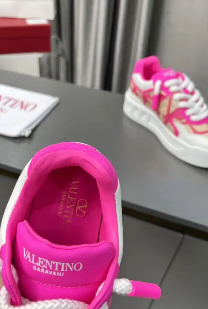 hype Valentino Sneakers