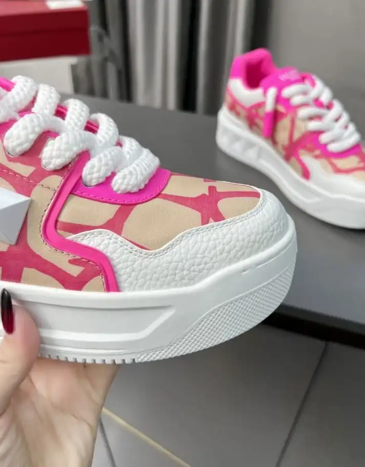 hype Valentino Sneakers