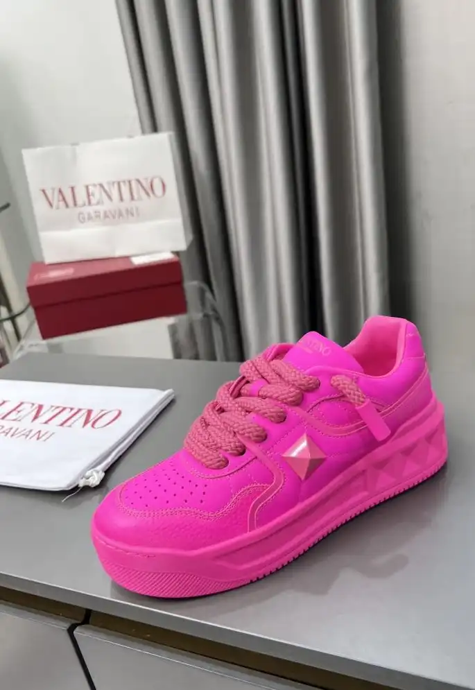 hype Valentino Sneakers