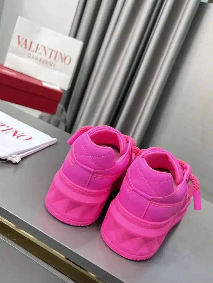 hype Valentino Sneakers