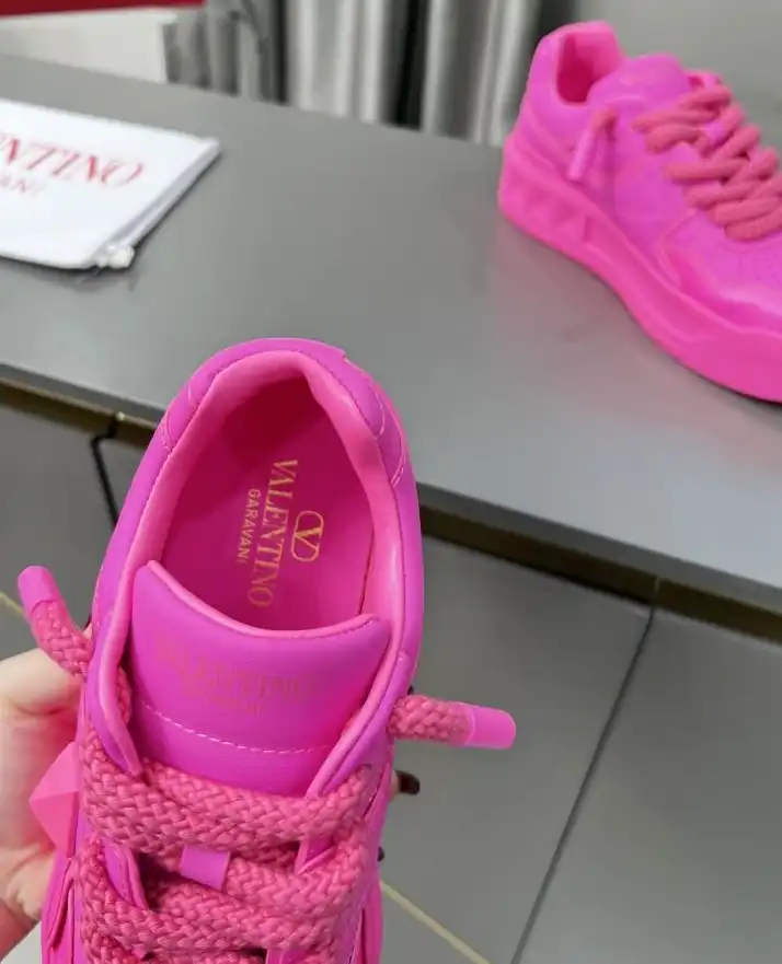 hype Valentino Sneakers