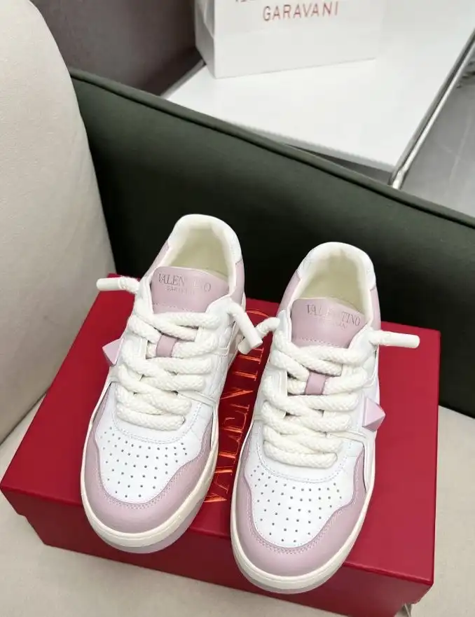 hype Valentino Sneakers