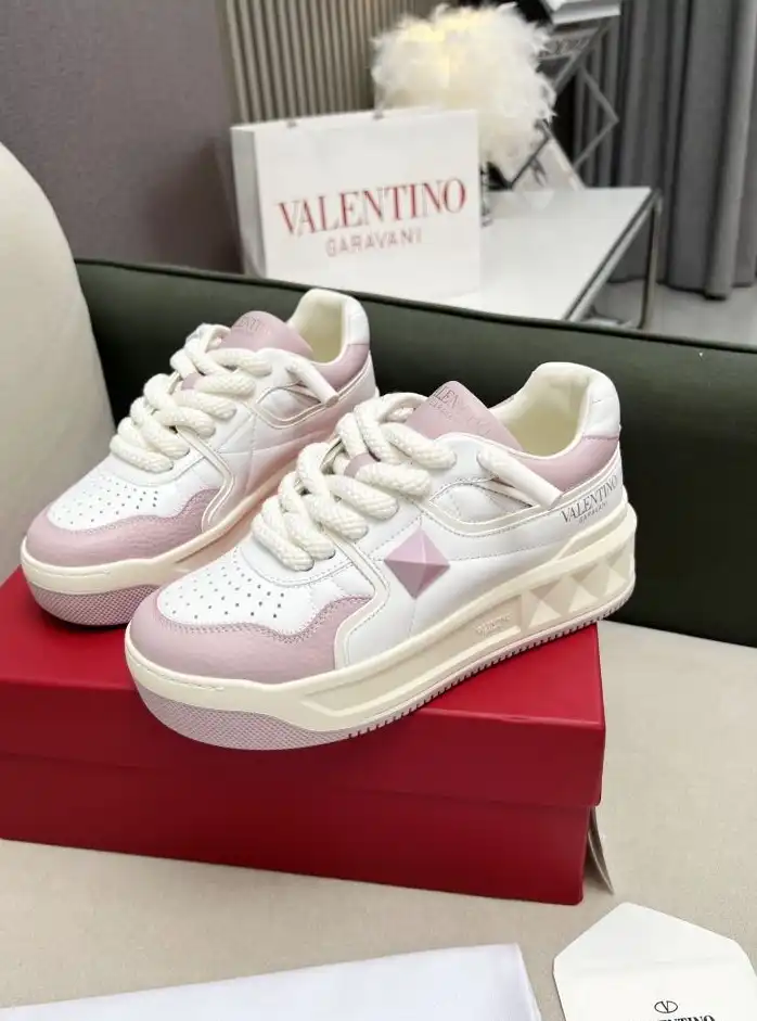 hype Valentino Sneakers