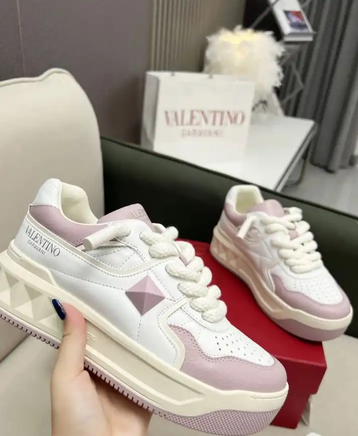 hype Valentino Sneakers