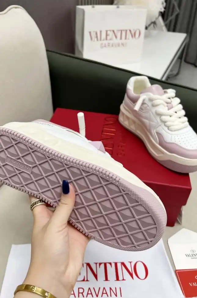 hype Valentino Sneakers