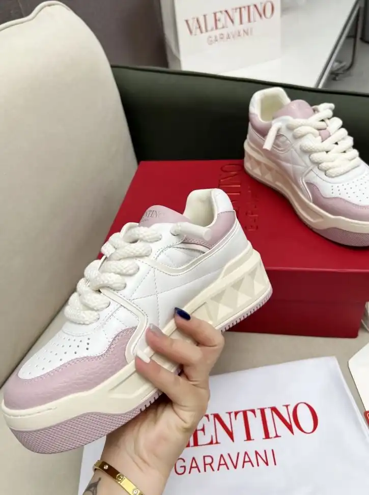 hype Valentino Sneakers