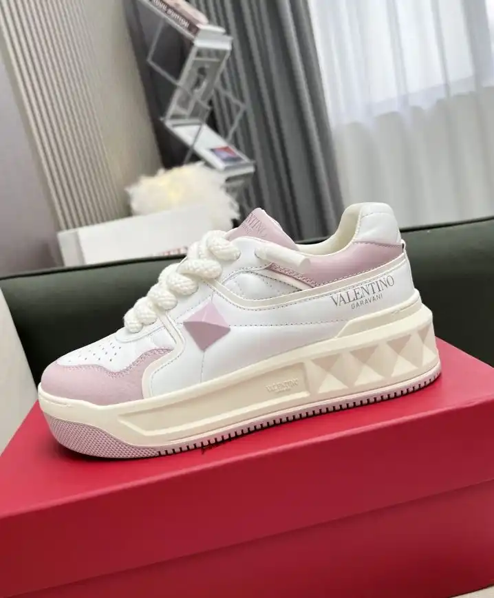 hype Valentino Sneakers