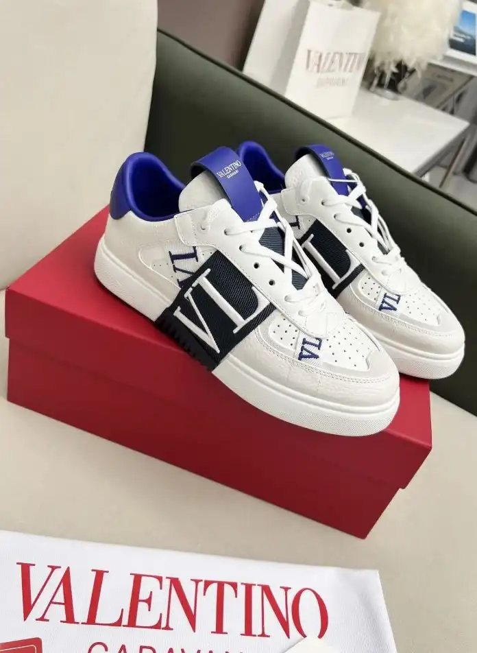 hype Valentino Sneakers