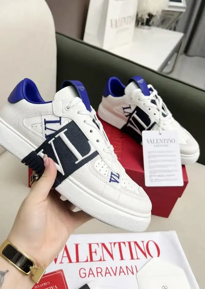 hype Valentino Sneakers