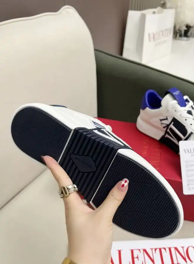 hype Valentino Sneakers