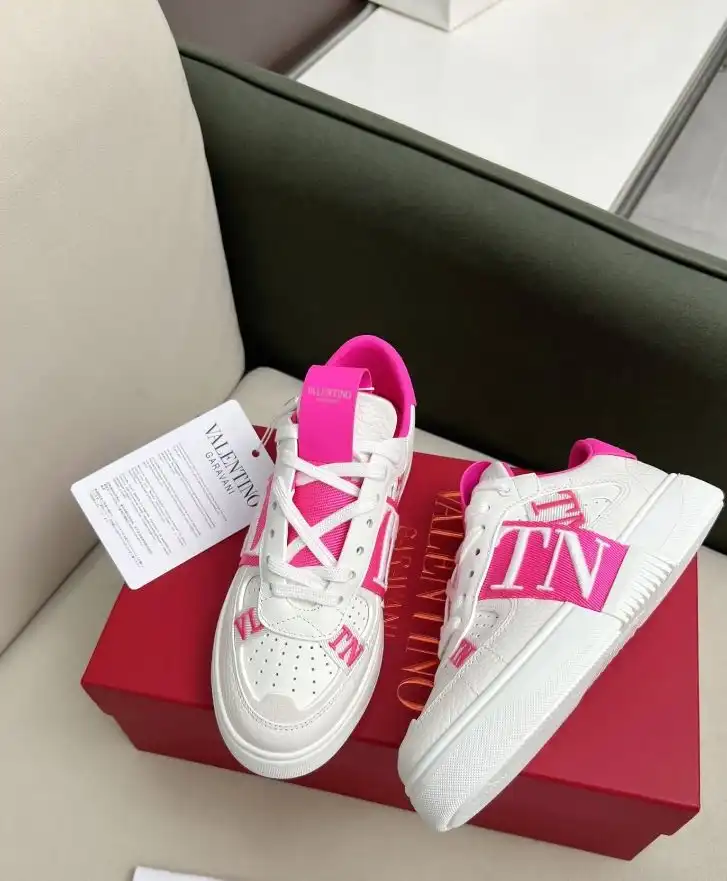 hype Valentino Sneakers