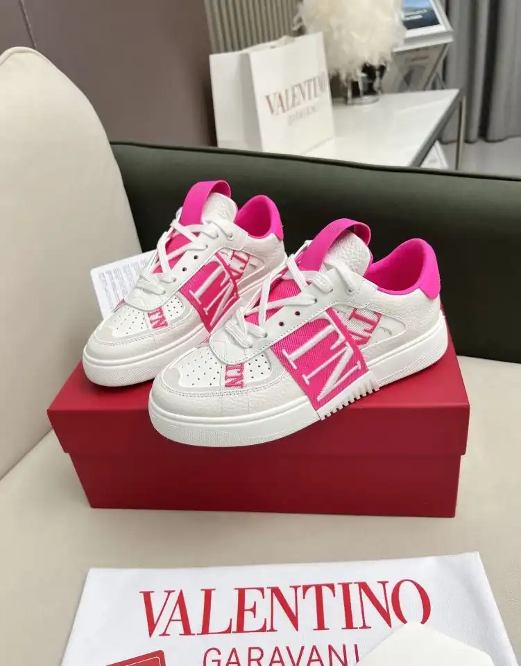 hype Valentino Sneakers