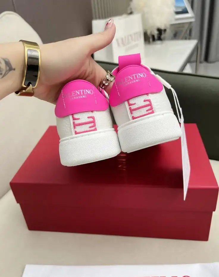 hype Valentino Sneakers