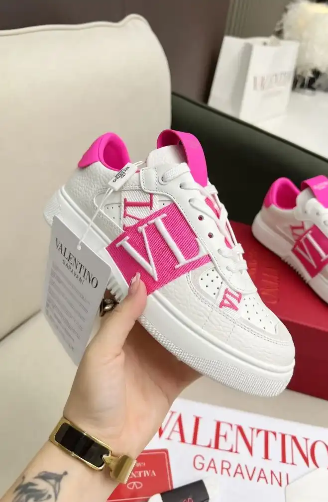 hype Valentino Sneakers