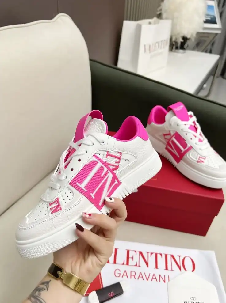 hype Valentino Sneakers