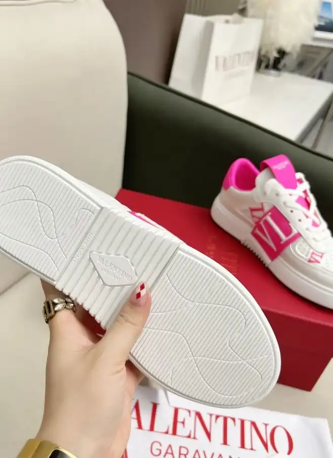 hype Valentino Sneakers