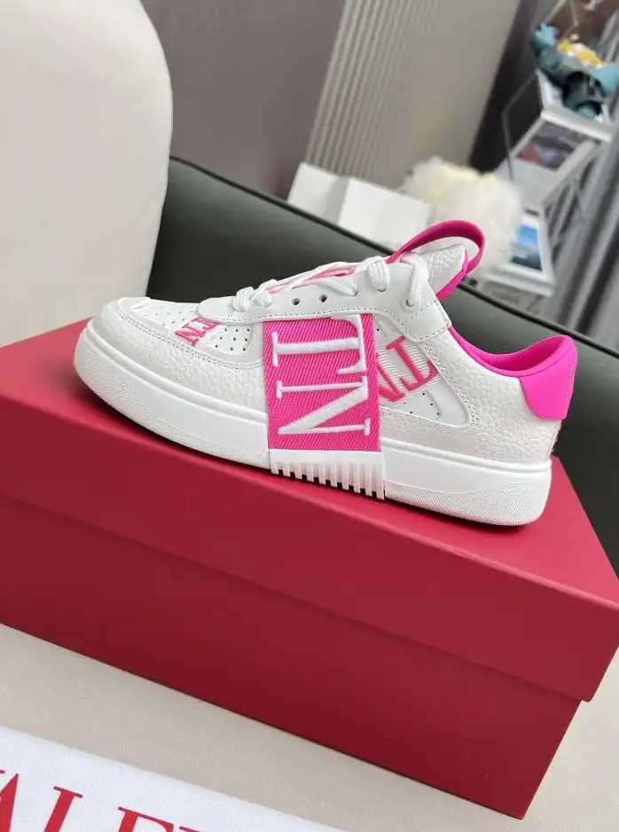 hype Valentino Sneakers