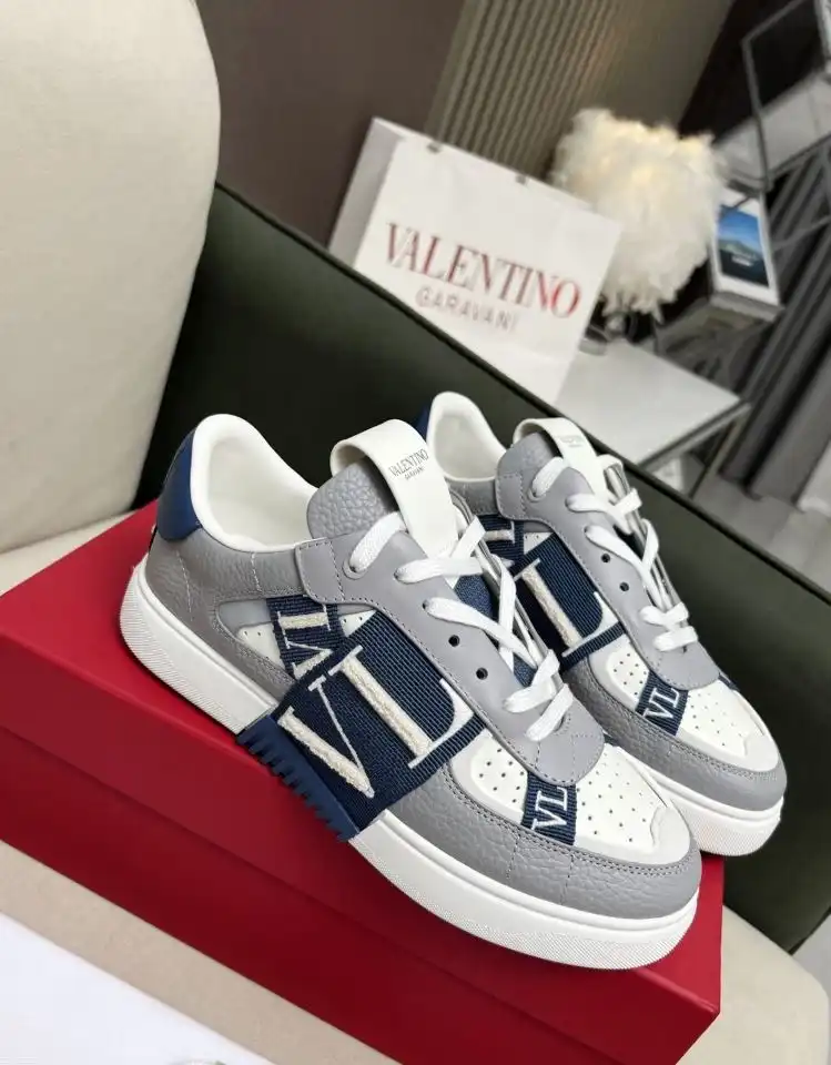 hype Valentino Sneakers