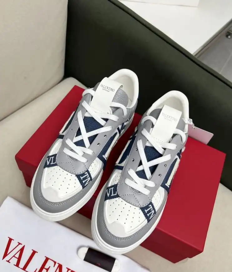 hype Valentino Sneakers