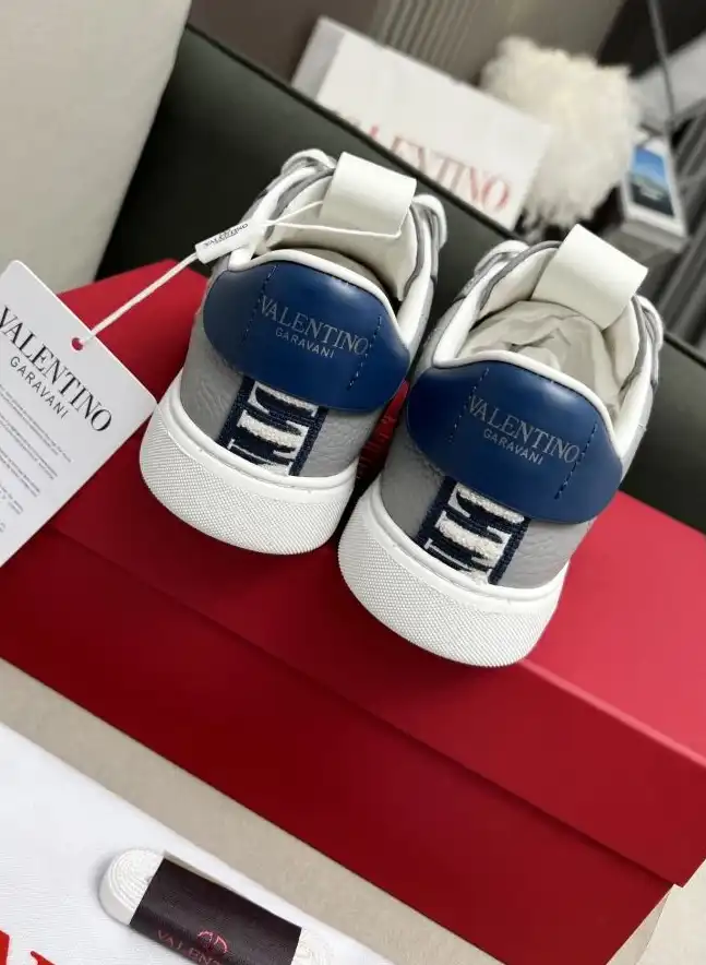 hype Valentino Sneakers