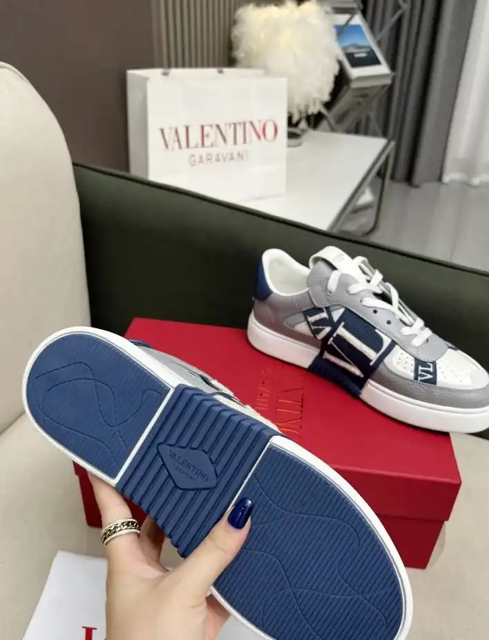 hype Valentino Sneakers