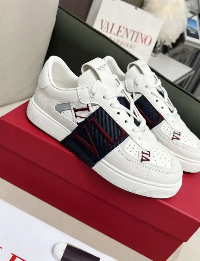 hype Valentino Sneakers