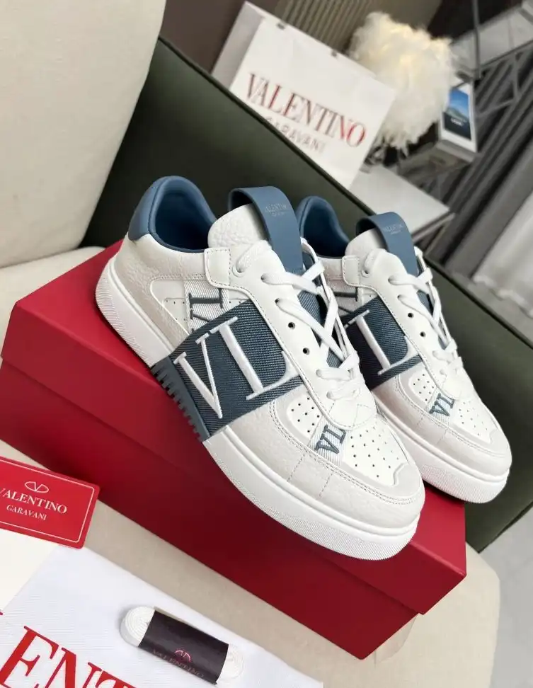 hype Valentino Sneakers