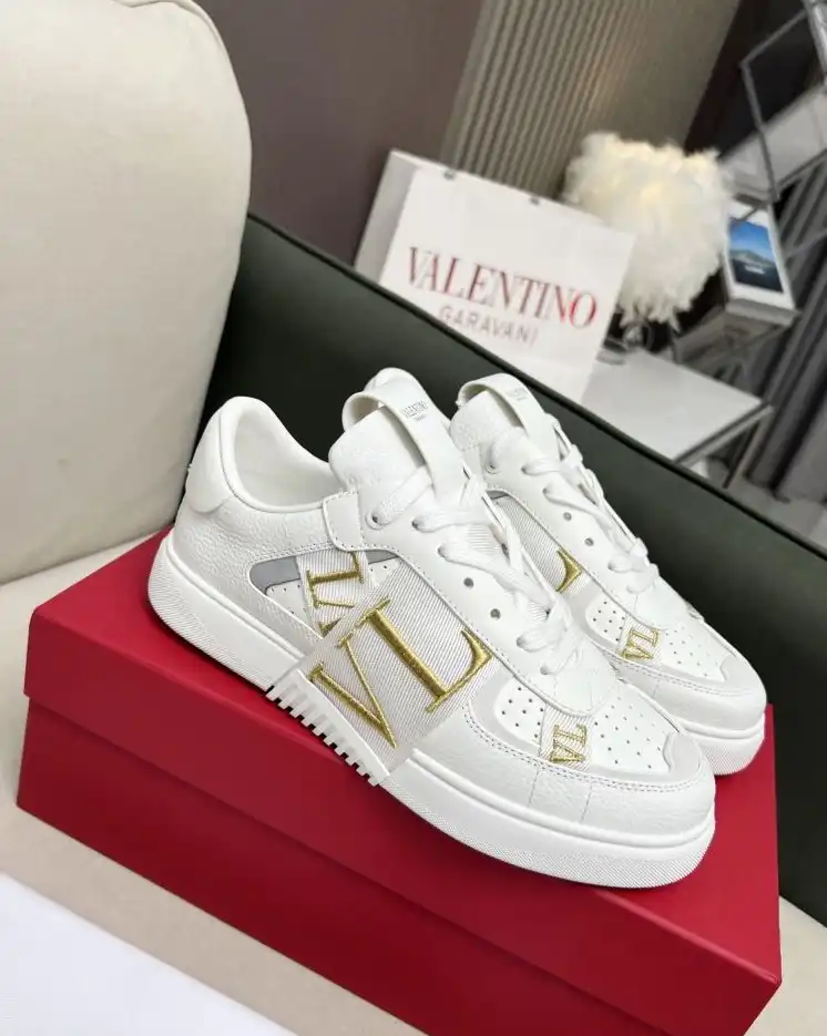 hype Valentino Sneakers